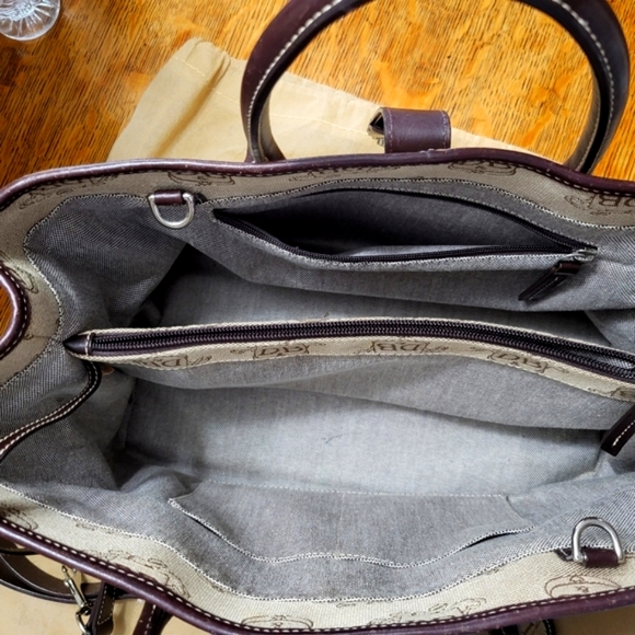 Dooney & Burke Tote with extras - Picture 3 of 10